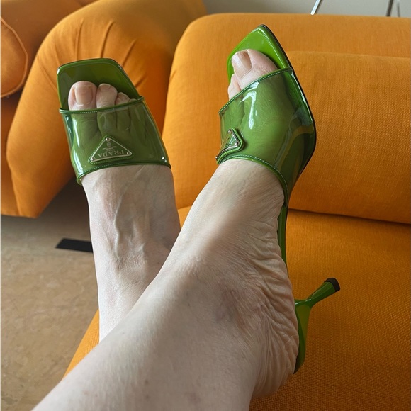 Prada Shoes - PRADA GREEN LOGO HEELS 💝HP